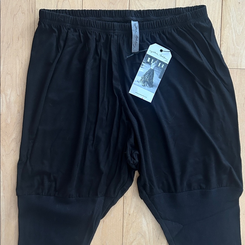 NEW Cynthia Ashby black capri leggings - Picture 3 of 10